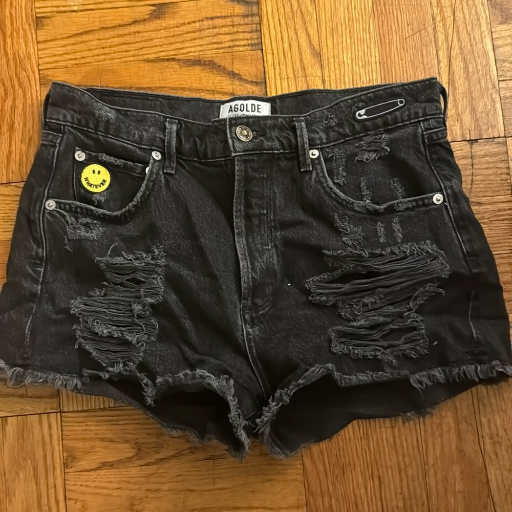 TRENDY AGOLDE PATCH DENIM SHORTS